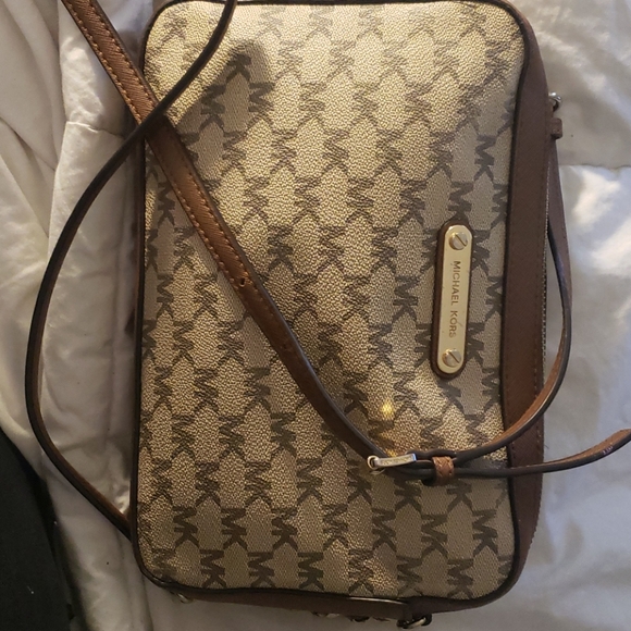 Michael Kors Large East West Crossbody Crossbody C - Picture 5 of 11